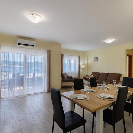 Apartman Maja Komarna Esterno foto
