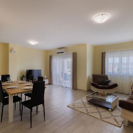 Apartman Maja Komarna Esterno foto