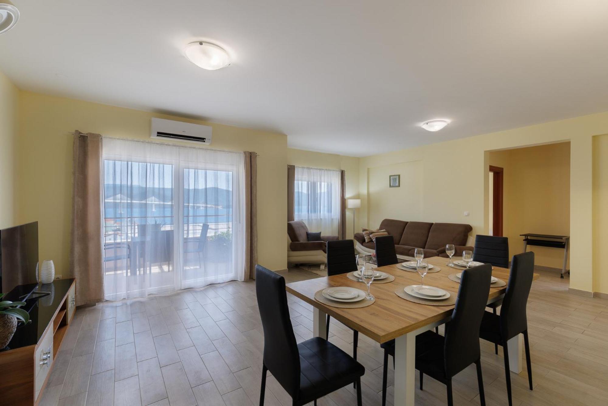 Apartman Maja Komarna Esterno foto