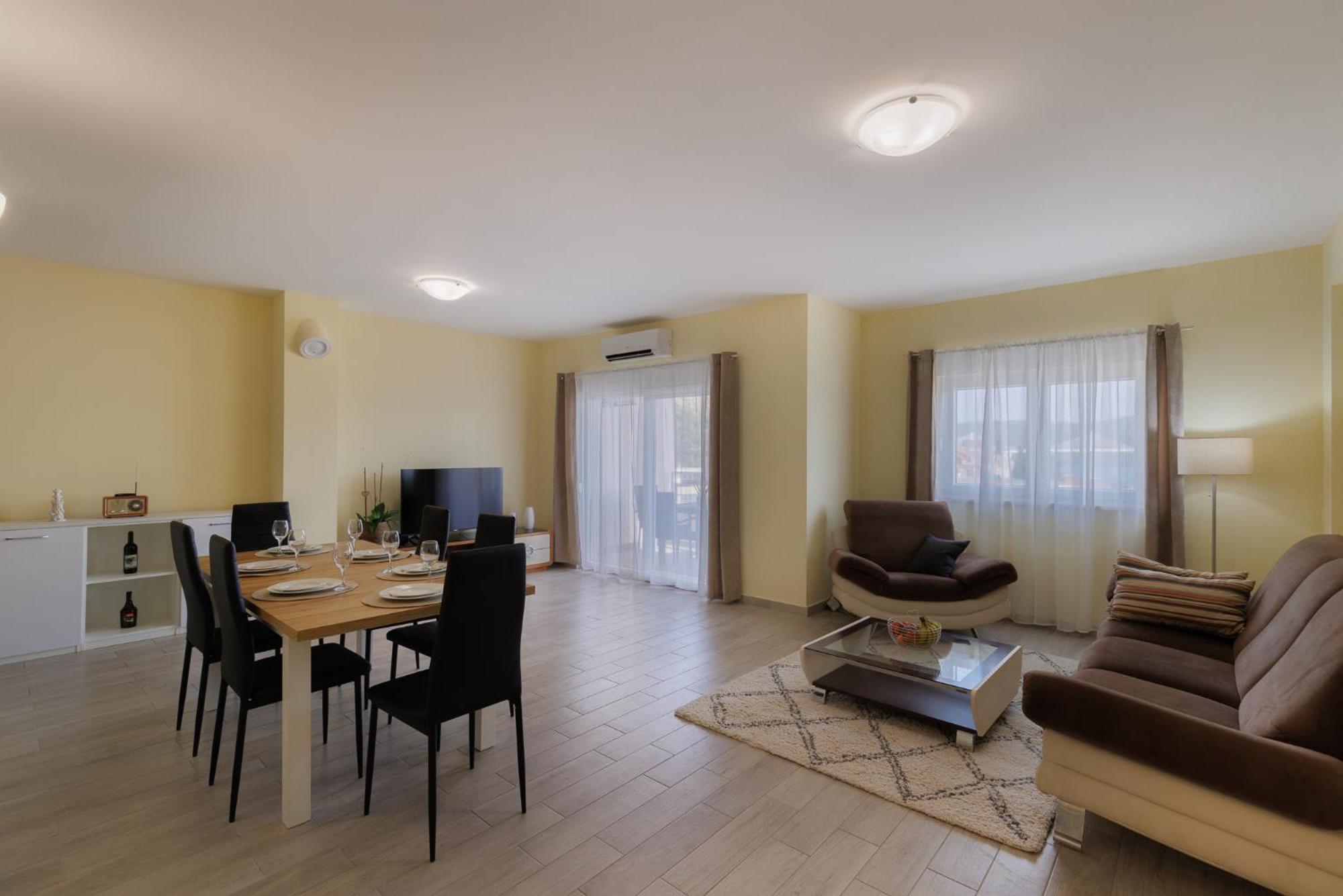 Apartman Maja Komarna Esterno foto