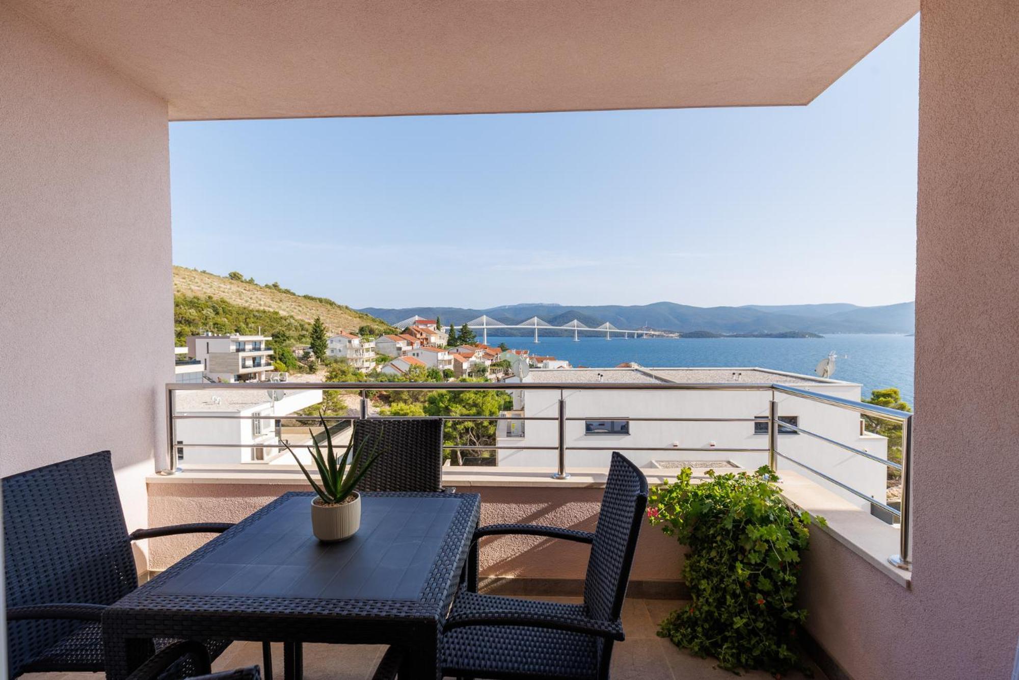 Apartman Maja Komarna Esterno foto